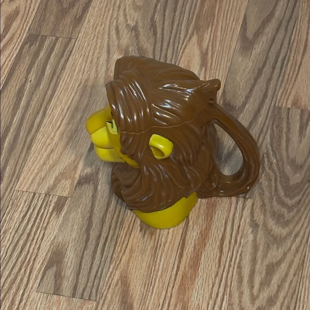 1998 Disney on Ice The Lion King ADULT SIMBA Collector Plastic Mug Cup flip Lid
